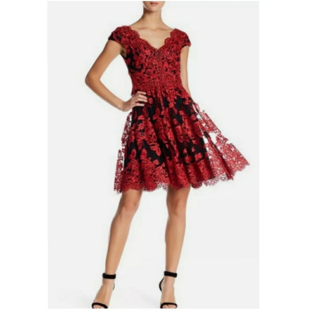 Vera Wang Red Cap Sleeve Layered Lace Dress Size 14